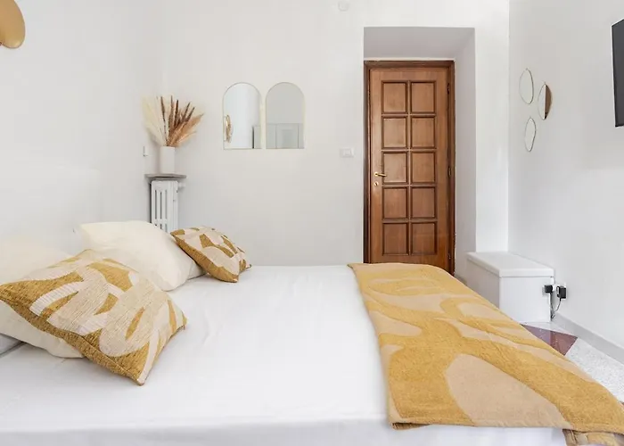 Vatican Area Stylish 2br Fast Wifi & Ac Apartament Rzym